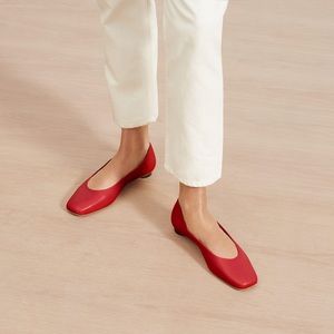 Everlane 90’s Square Toe Flat in Scarlet Sz 8.5